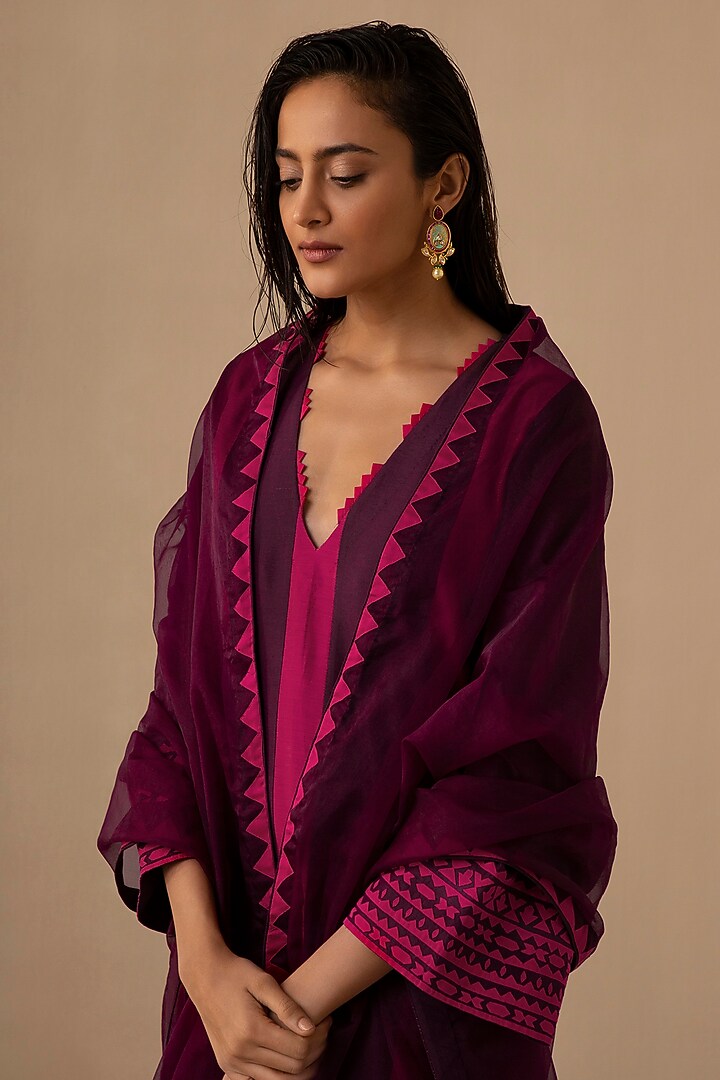 Wine & Crimson Magenta Silk Chanderi Kurta Set by Sureena Chowdhri at Pernia's Pop Up Shop
