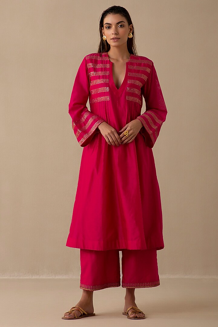 Crimson Magenta Silk Chanderi Embroidered Kurta Set by Sureena Chowdhri at Pernia's Pop Up Shop