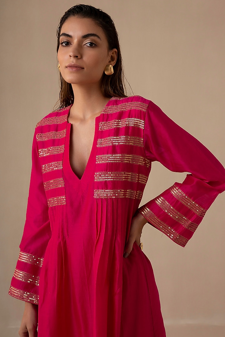 Crimson Magenta Silk Chanderi Embroidered Kurta Set by Sureena Chowdhri at Pernia's Pop Up Shop