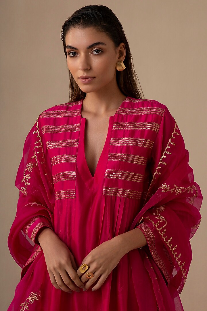 Crimson Magenta Silk Chanderi Embroidered Kurta Set by Sureena Chowdhri at Pernia's Pop Up Shop