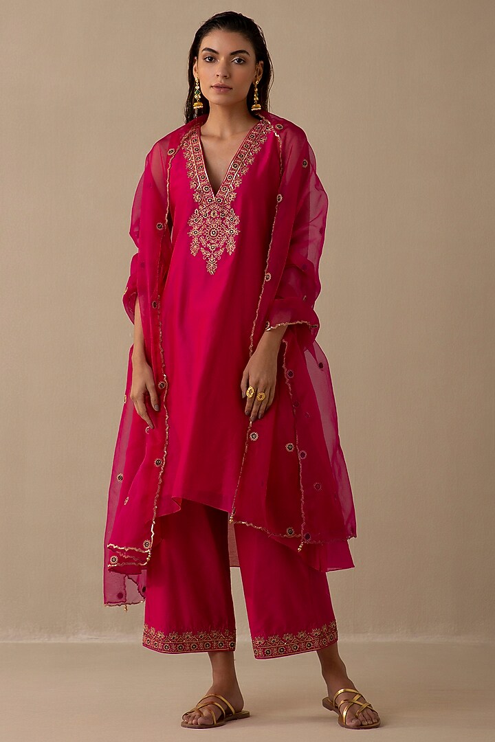 Crimson Magenta Silk Chanderi Embroidered Kurta Set by Sureena Chowdhri at Pernia's Pop Up Shop