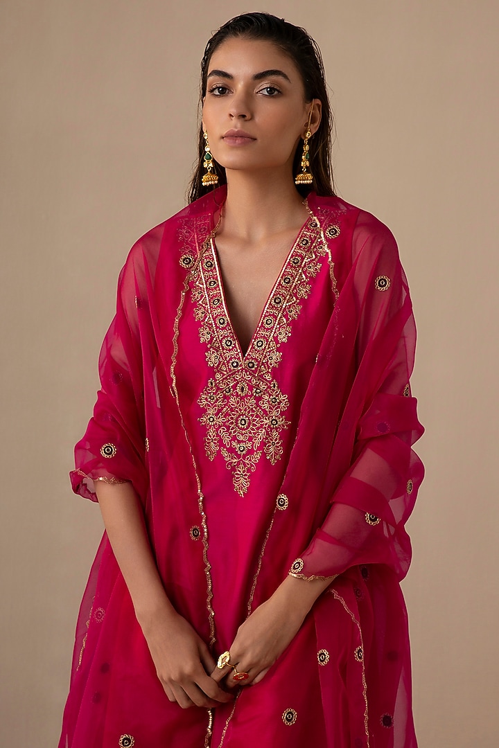 Crimson Magenta Silk Chanderi Embroidered Kurta Set by Sureena Chowdhri at Pernia's Pop Up Shop