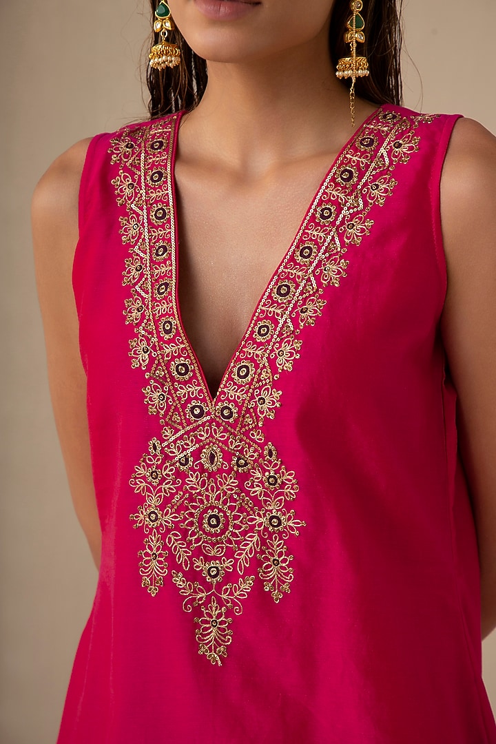 Crimson Magenta Silk Chanderi Embroidered Kurta Set by Sureena Chowdhri at Pernia's Pop Up Shop