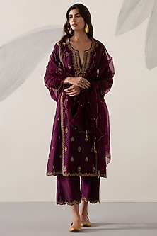 product-color-Wine