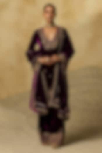 Plum Silk Velvet Aari Embroidered Farshi Set by Sureena Chowdhri at Pernia's Pop Up Shop