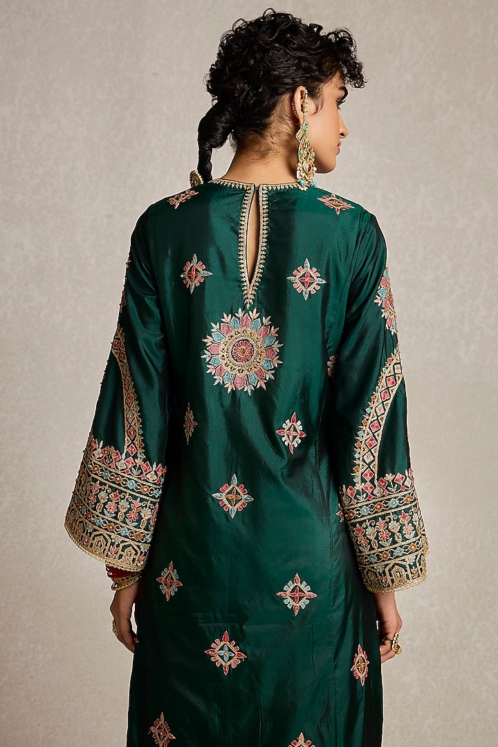 Deep Bottle Green Pure Silk Sitara Embroidered Kurta Set by Sureena Chowdhri at Pernia's Pop Up Shop