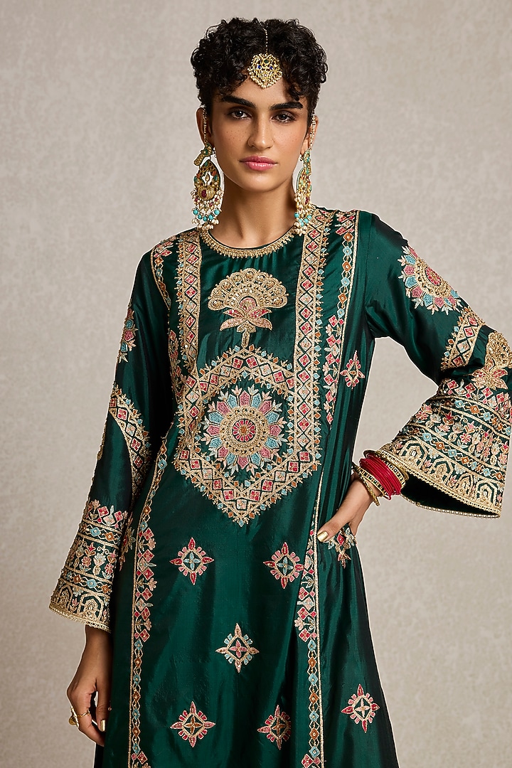 Deep Bottle Green Pure Silk Sitara Embroidered Kurta Set by Sureena Chowdhri at Pernia's Pop Up Shop