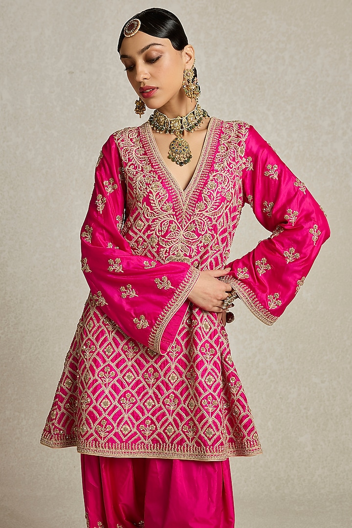 Rani Pink Silk Sitara Embroidered Kurta Set by Sureena Chowdhri at Pernia's Pop Up Shop