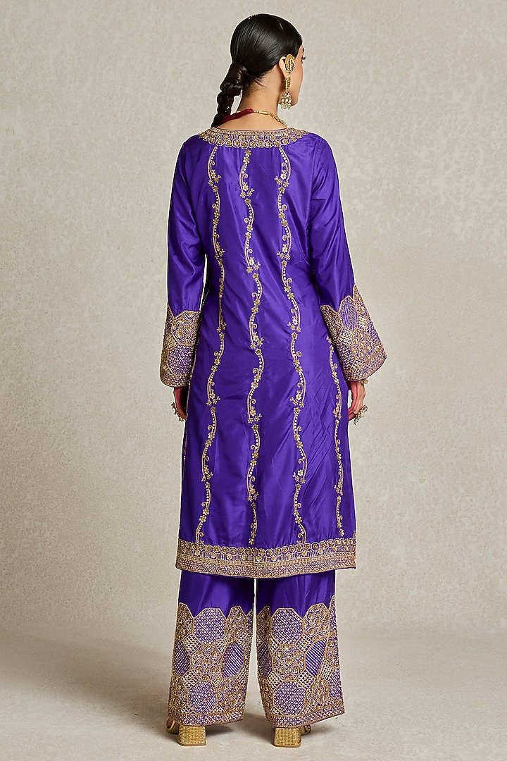Purple Silk Hand Embroidered Kurta Set by Sureena Chowdhri at Pernia's Pop Up Shop
