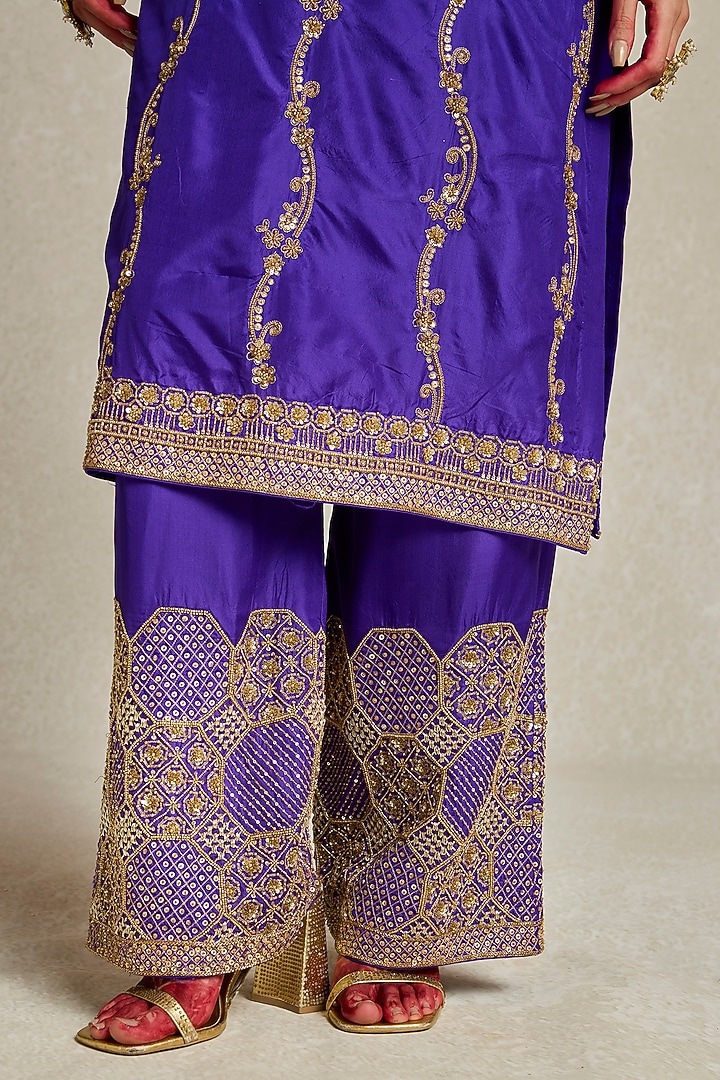 Purple Silk Hand Embroidered Kurta Set by Sureena Chowdhri at Pernia's Pop Up Shop
