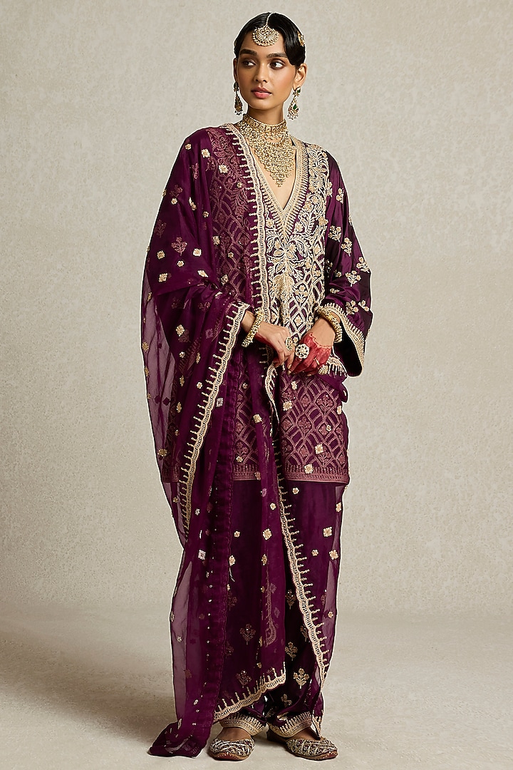 Wine Silk Sitara Embroidered Kurta Set by Sureena Chowdhri