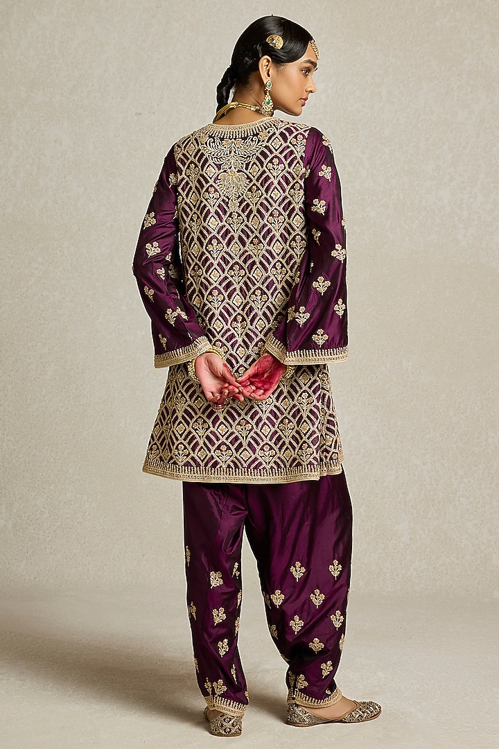 Wine Silk Sitara Embroidered Kurta Set by Sureena Chowdhri at Pernia's Pop Up Shop