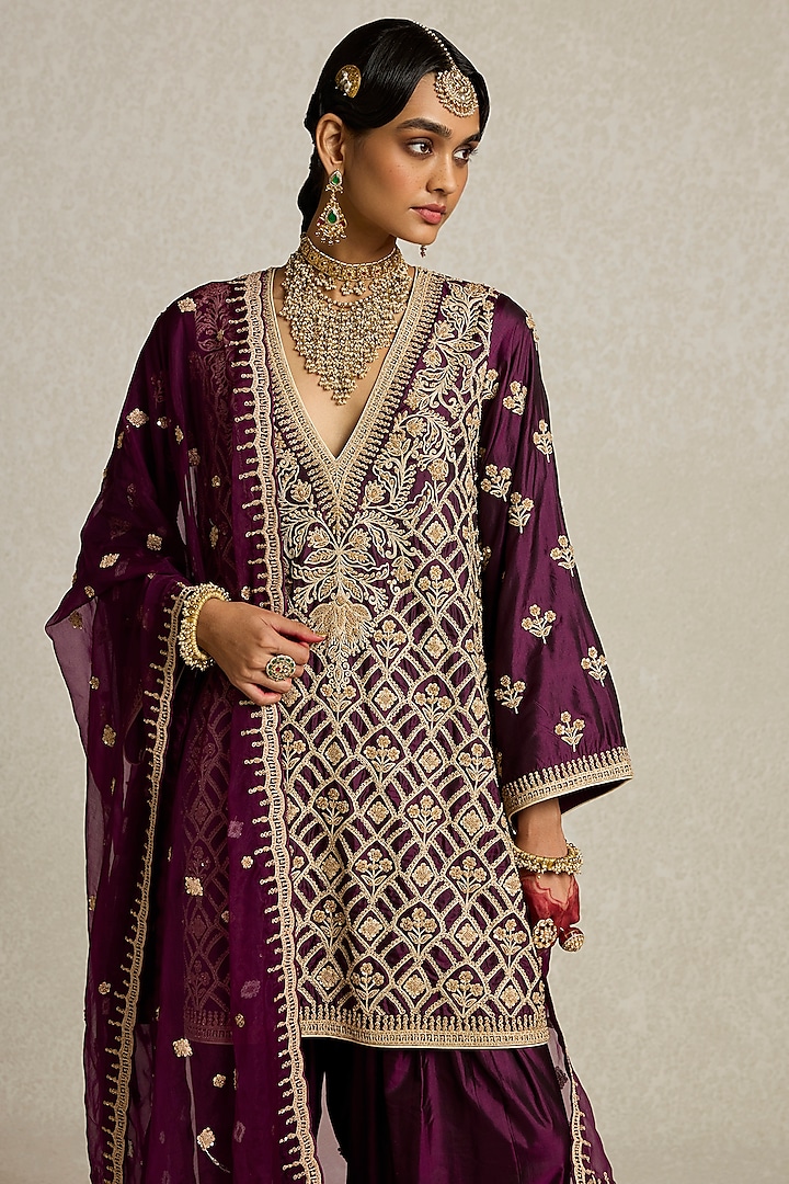 Wine Silk Sitara Embroidered Kurta Set by Sureena Chowdhri at Pernia's Pop Up Shop