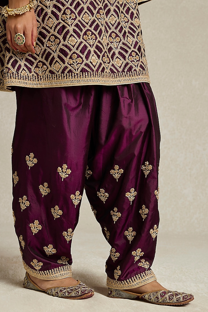 Wine Silk Sitara Embroidered Kurta Set by Sureena Chowdhri at Pernia's Pop Up Shop