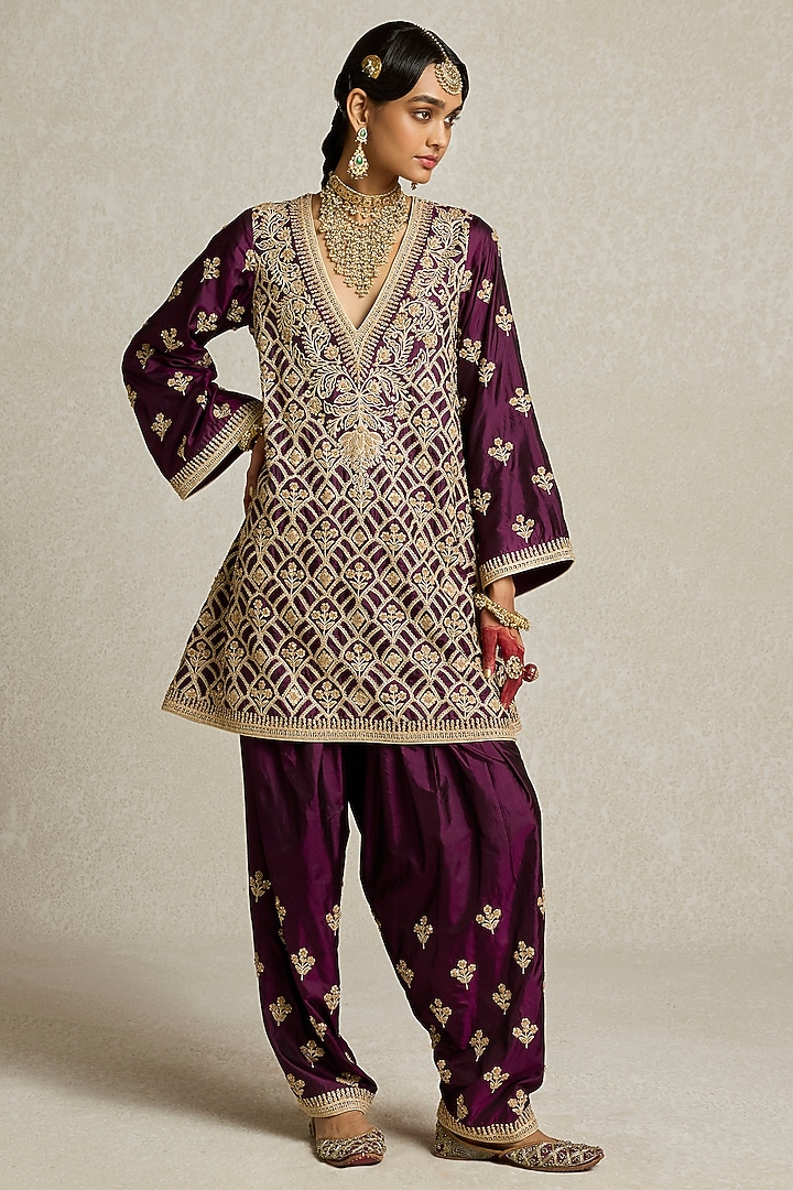 Wine Silk Sitara Embroidered Kurta Set by Sureena Chowdhri at Pernia's Pop Up Shop