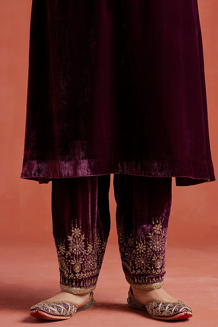 Wine Silk Velvet Hand Embroidered Kurta Set by Sureena Chowdhri at Pernia's Pop Up Shop