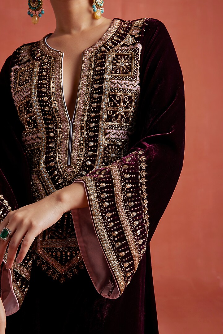 Mulberry Silk Velvet Zardosi Work Kurta Set by Sureena Chowdhri at Pernia's Pop Up Shop