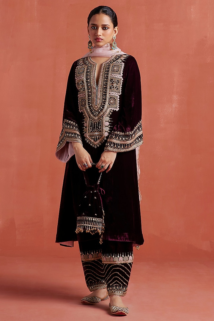 Mulberry Silk Velvet Zardosi Work Kurta Set by Sureena Chowdhri at Pernia's Pop Up Shop