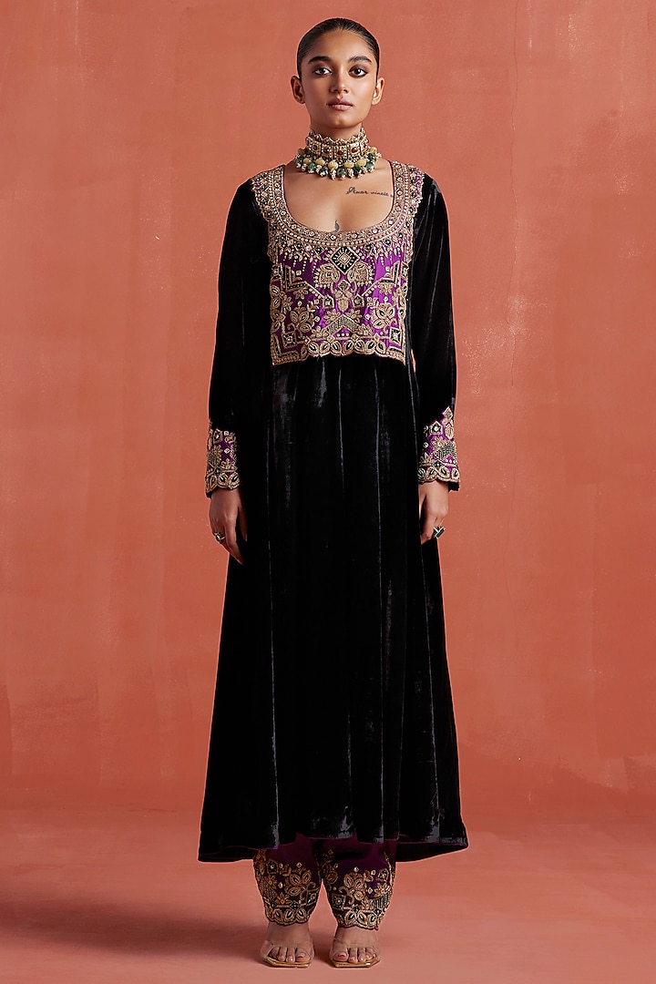 Midnight Black Silk Velvet Zardosi Handwork Kurta Set by Sureena Chowdhri at Pernia's Pop Up Shop