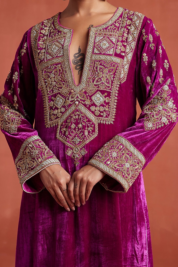Falsa Silk Velvet Zardosi Hand Embroidered Kurta Set by Sureena Chowdhri at Pernia's Pop Up Shop