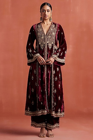 Burgundy Silk Velvet Hand Embroidered Kurta Set by Sureena Chowdhri