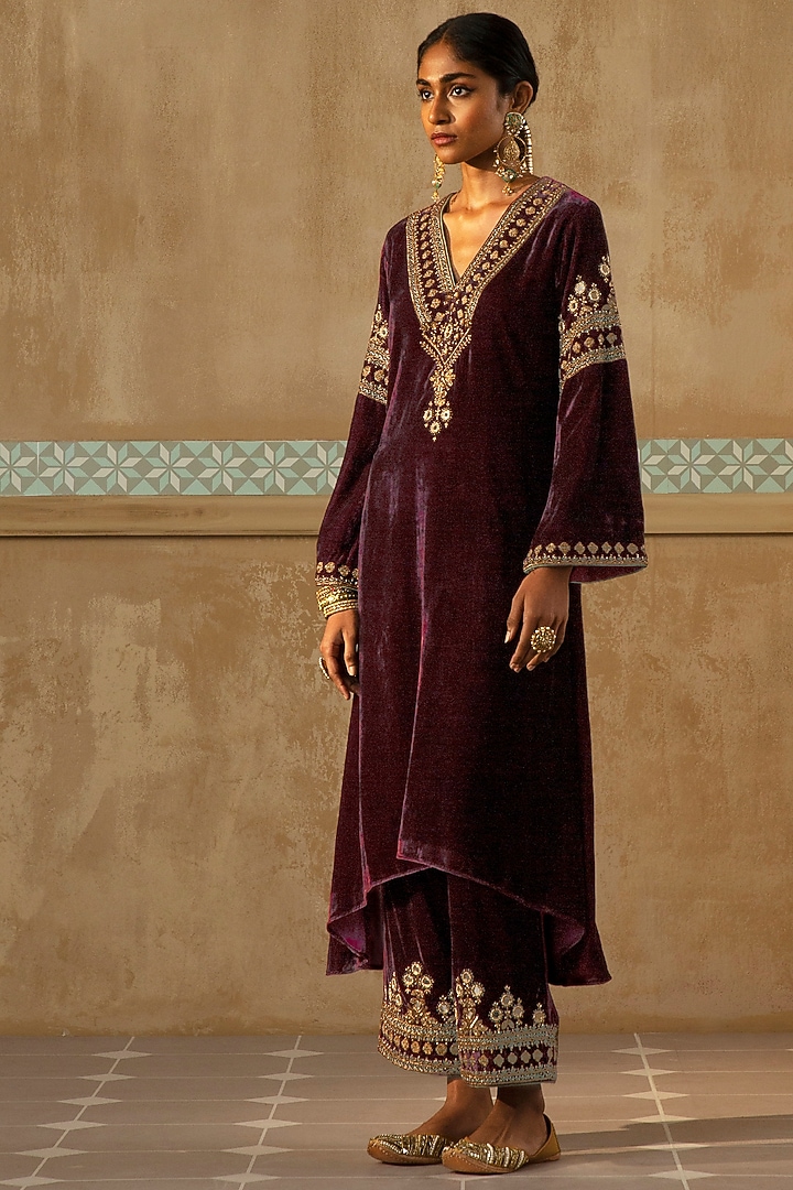 Mulberry Colored Silk Velvet Zardosi Embroidered Kaftan Set by Sureena Chowdhri at Pernia's Pop Up Shop