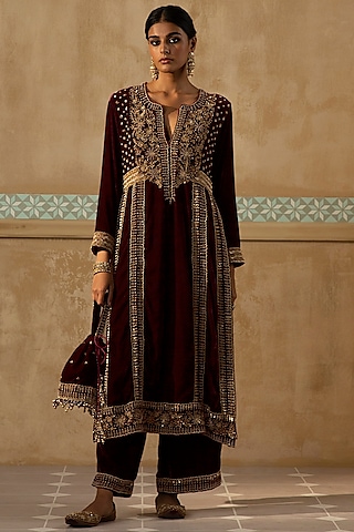 Mulberry Colored Silk Velvet Zardosi Embroidered Kurta Set by Sureena Chowdhri