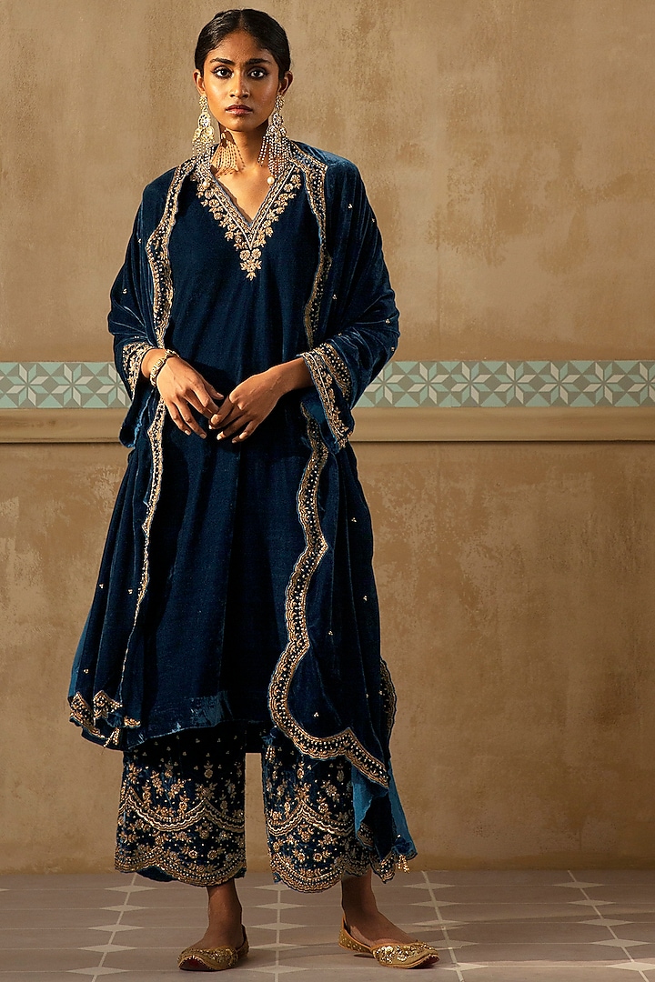 Peacock Blue Silk Velvet Zardosi Embroidered Kurta Set by Sureena Chowdhri at Pernia's Pop Up Shop