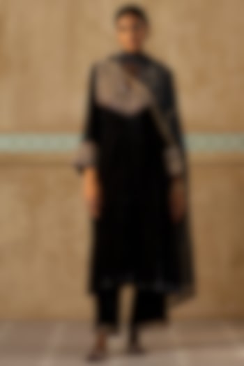 Charcoal Grey Silk Velvet Kashmiri Embroidered Kurta Set by Sureena Chowdhri at Pernia's Pop Up Shop