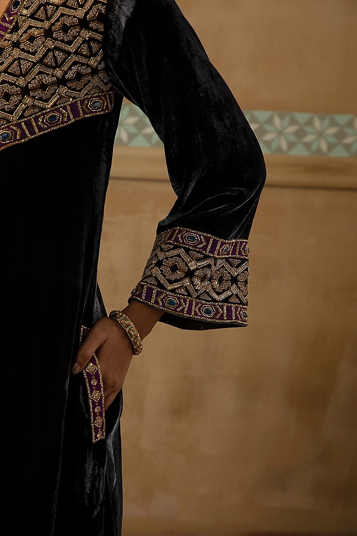 Charcoal Grey Silk Velvet Kashmiri Embroidered Kurta Set by Sureena Chowdhri at Pernia's Pop Up Shop