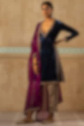 Peacock Blue Silk Velvet Kurta Set by Sureena Chowdhri at Pernia's Pop Up Shop