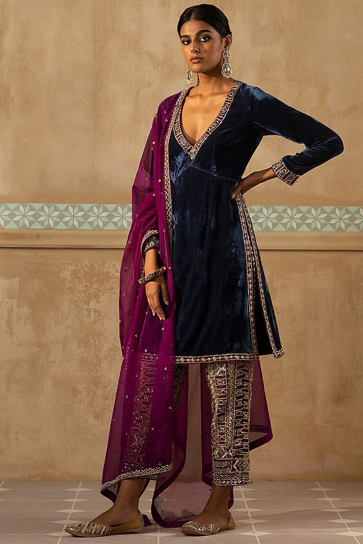 Peacock Blue Silk Velvet Kurta Set by Sureena Chowdhri at Pernia's Pop Up Shop