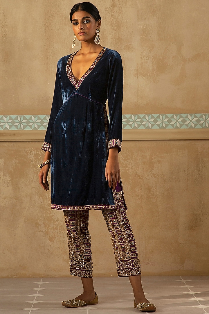 Peacock Blue Silk Velvet Kurta Set by Sureena Chowdhri at Pernia's Pop Up Shop