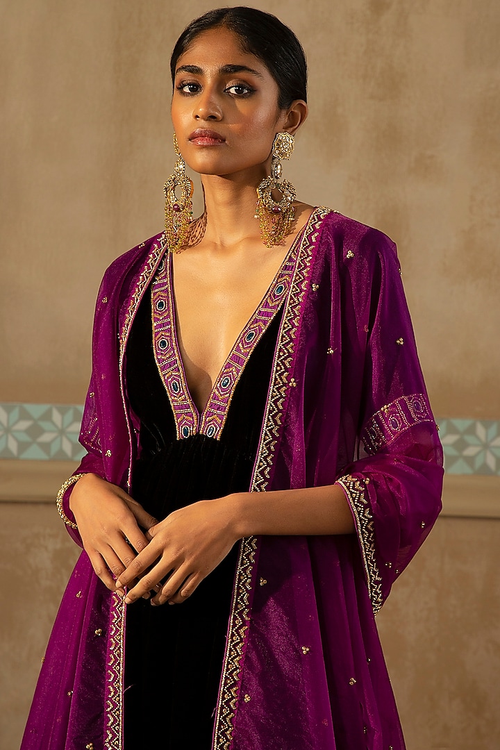 Black Silk Velvet Gharara Set by Sureena Chowdhri at Pernia's Pop Up Shop