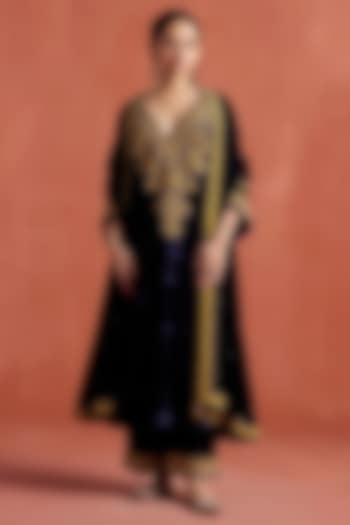 Java Plum Silk Velvet Zardosi Work Kurta Set by Sureena Chowdhri at Pernia's Pop Up Shop
