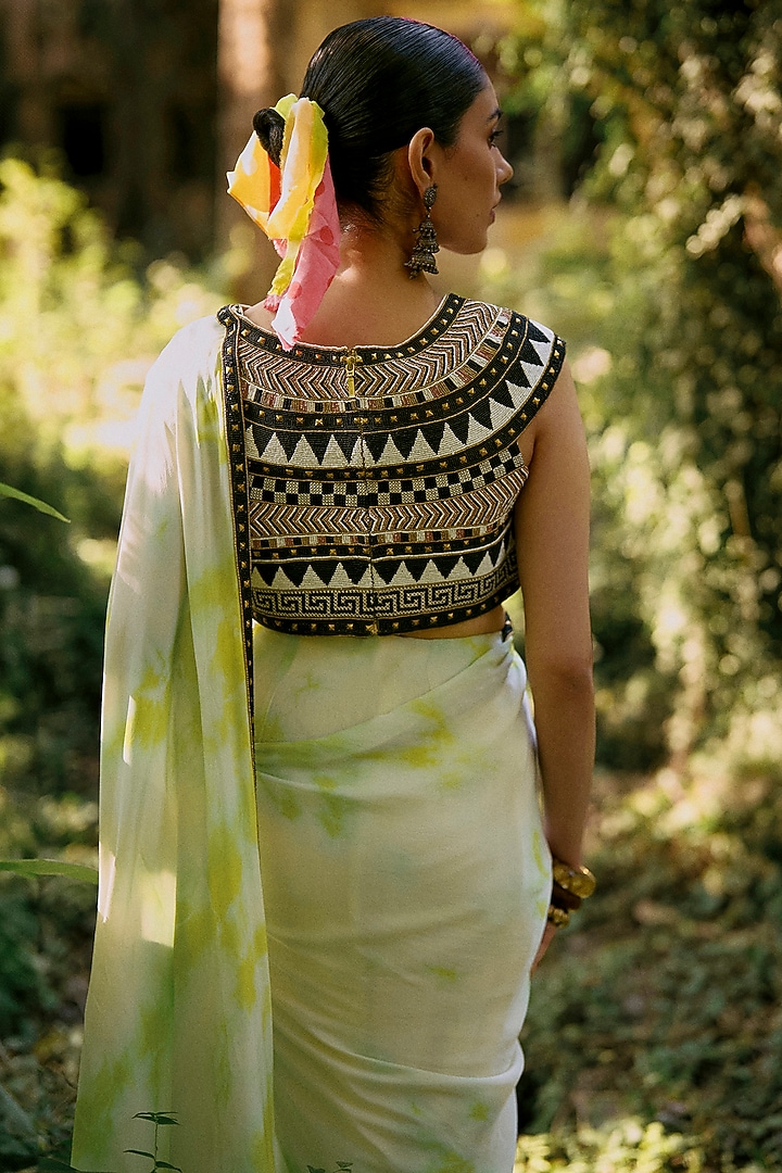 Green Pure Crepe Tie-Dye Pre-Stitched Reception Saree Set by SurilyG at Pernia's Pop Up Shop