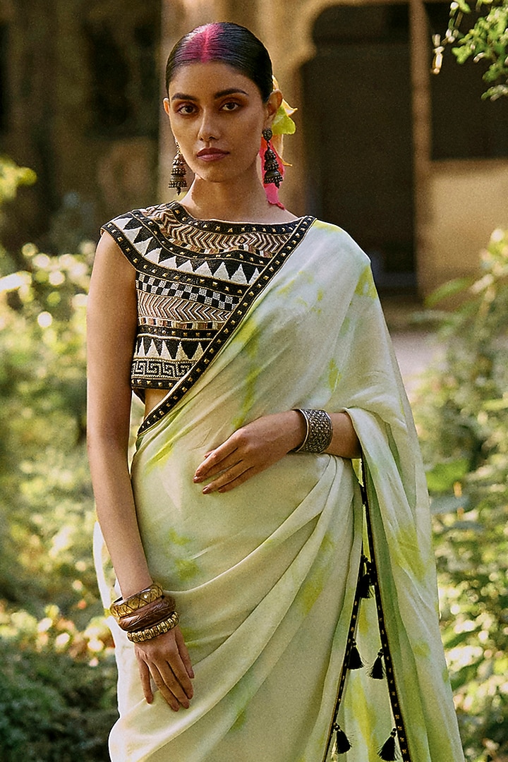 Green Pure Crepe Tie-Dye Pre-Stitched Reception Saree Set by SurilyG at Pernia's Pop Up Shop