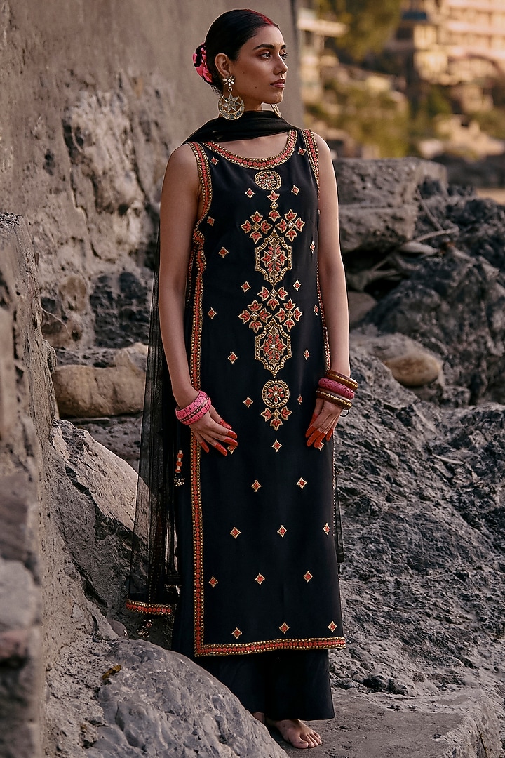 Black & Coral Crepe Kurta Set by SurilyG at Pernia's Pop Up Shop