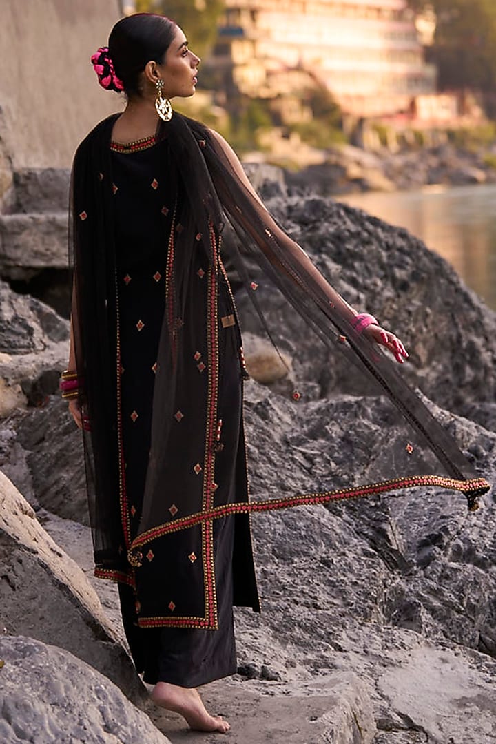 Black & Coral Crepe Kurta Set by SurilyG at Pernia's Pop Up Shop