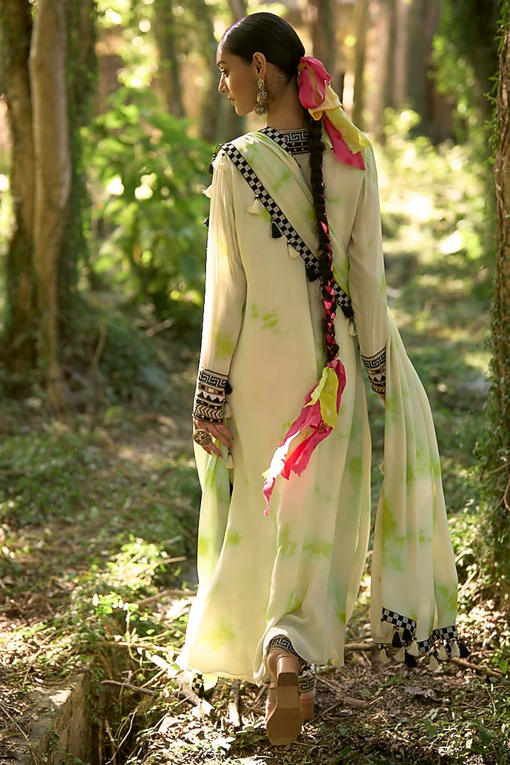 Green Pure Crepe Tie-Dye Kurta Set by SurilyG at Pernia's Pop Up Shop