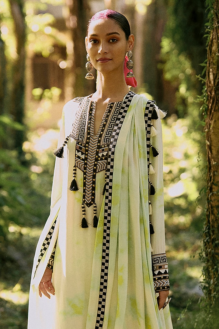 Green Pure Crepe Tie-Dye Kurta Set by SurilyG at Pernia's Pop Up Shop
