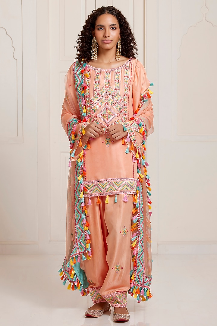 Peach Silk Embroidered Kurta Set by SurilyG at Pernia's Pop Up Shop