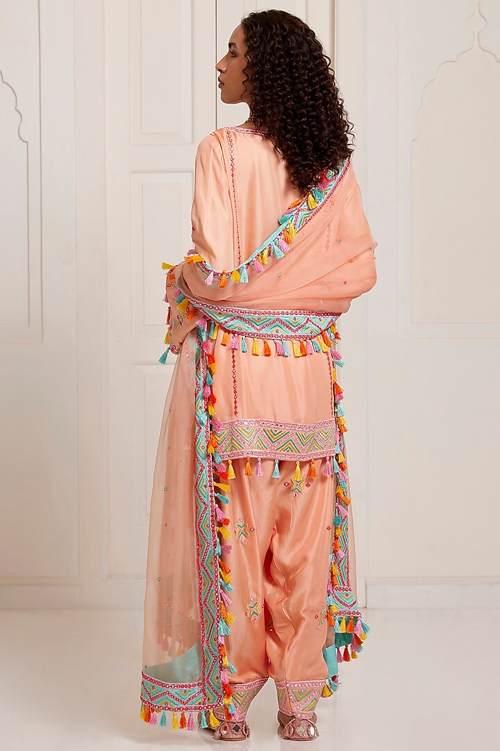 Peach Silk Embroidered Kurta Set by SurilyG at Pernia's Pop Up Shop