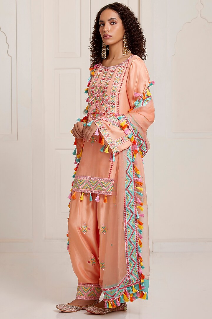 Peach Silk Embroidered Kurta Set by SurilyG at Pernia's Pop Up Shop