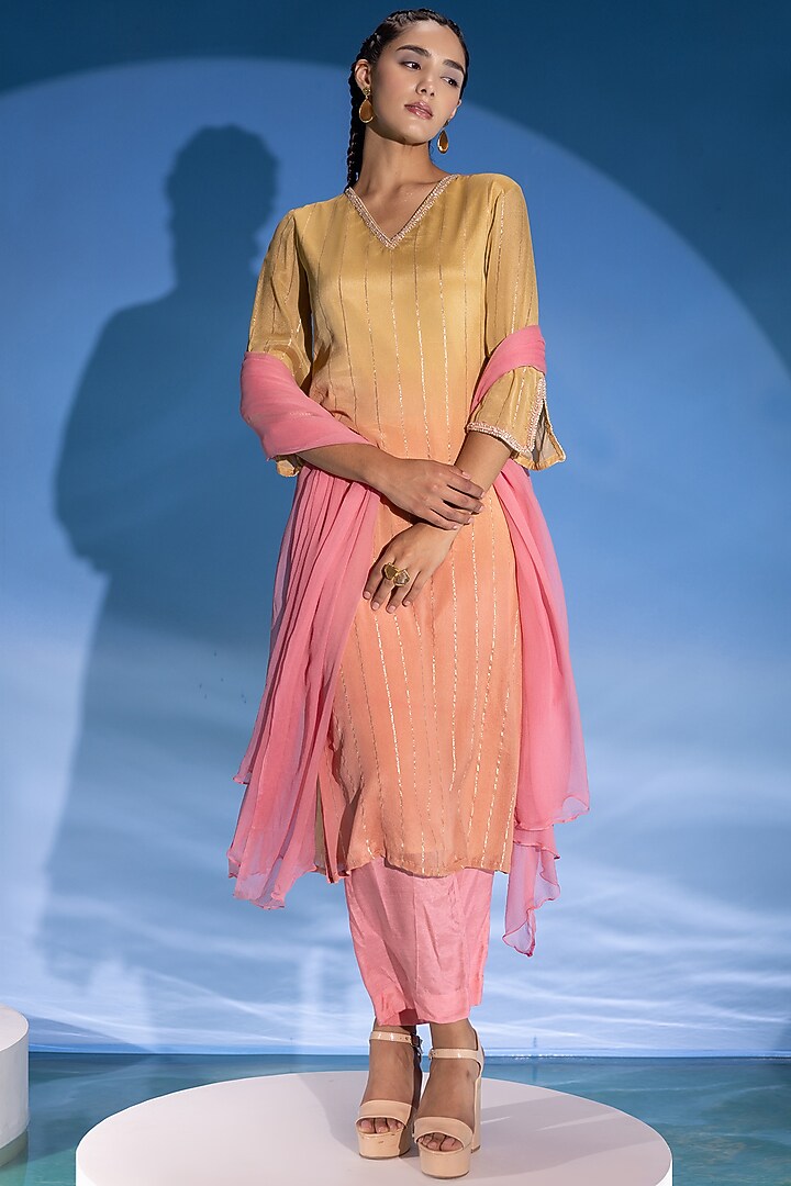 Beigish Pink Ombre Georgette Embellished Kurta Set by Suramya at Pernia's Pop Up Shop