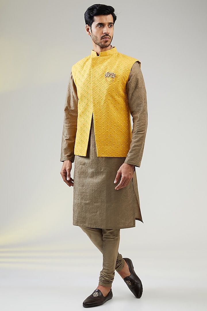 Sunset Yellow Cotton Silk Hand Embroidered Bundi Jacket Set by SURBHI PANSARI