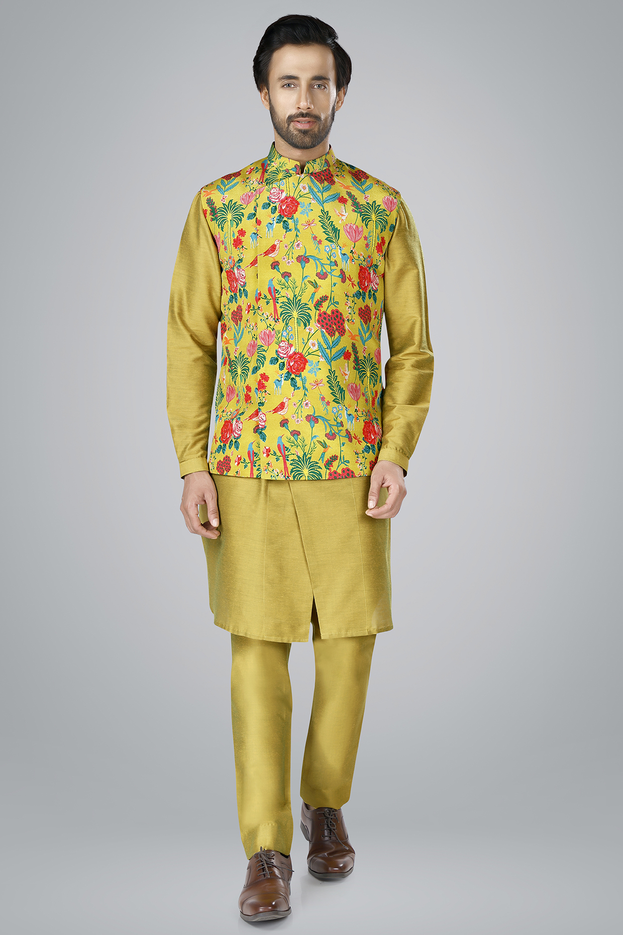 Guacamole Crepe Sequins Embroidered Kurta Set by SURBHI PANSARI