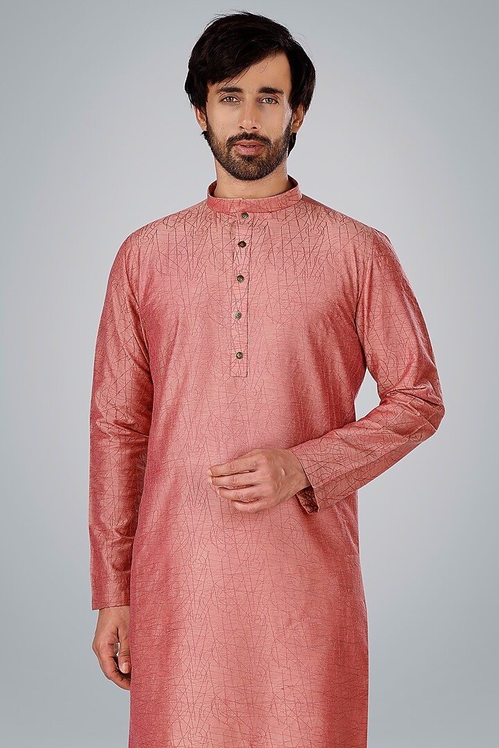 Schauss Pink Cotton Silk Thread Embroidered Kurta Set by SURBHI PANSARI at Pernia's Pop Up Shop