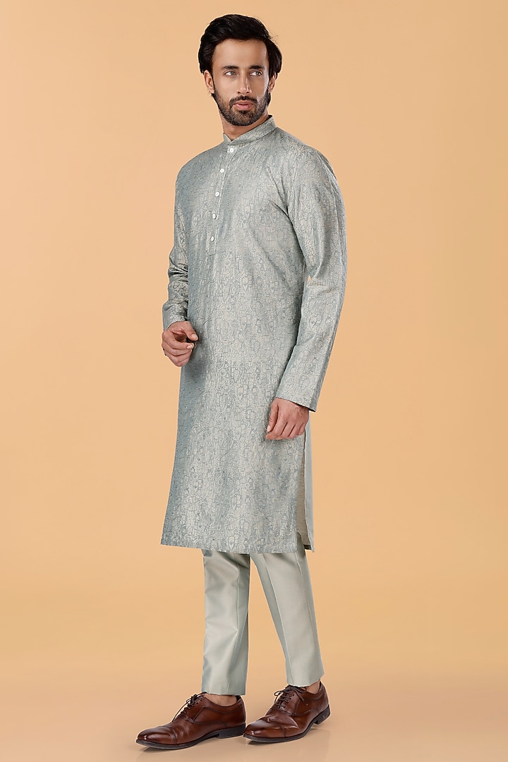 Pearl Grey Cotton Silk Thread Embroidered Kurta Set by SURBHI PANSARI at Pernia's Pop Up Shop