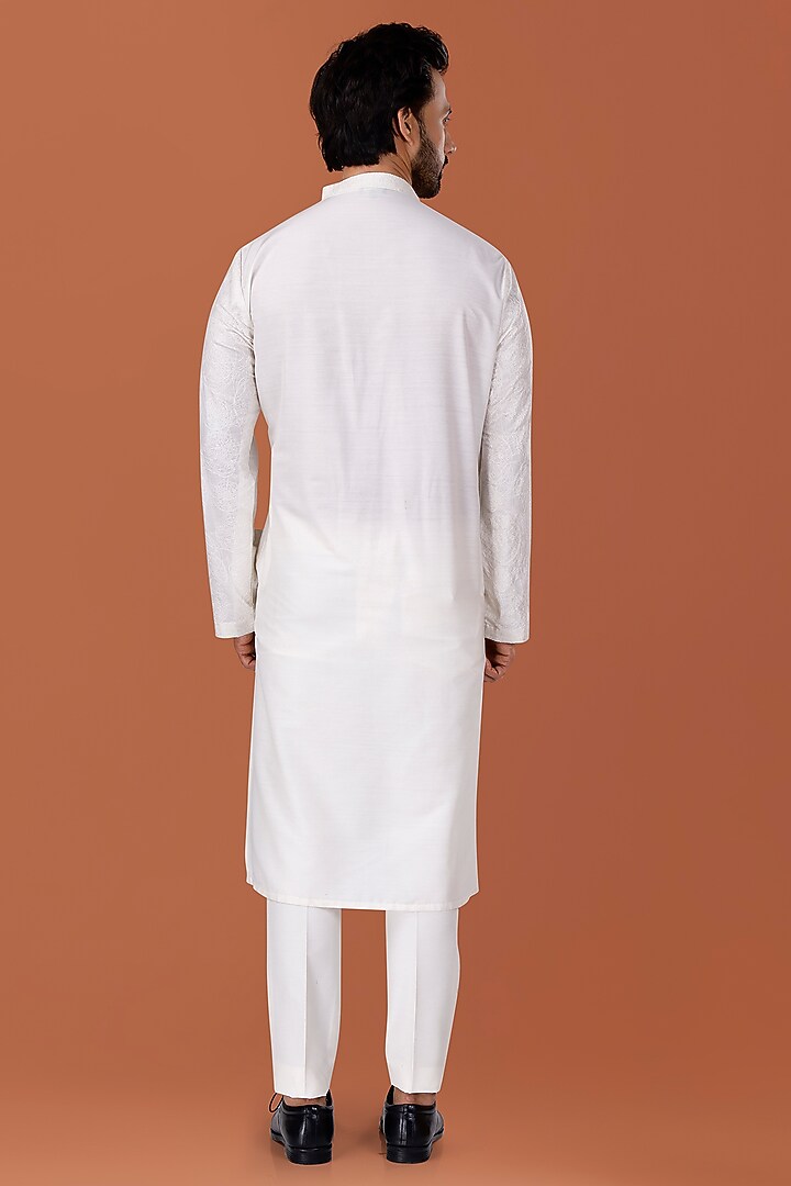White Cotton Silk Thread Embroidered Kurta Set by SURBHI PANSARI at Pernia's Pop Up Shop